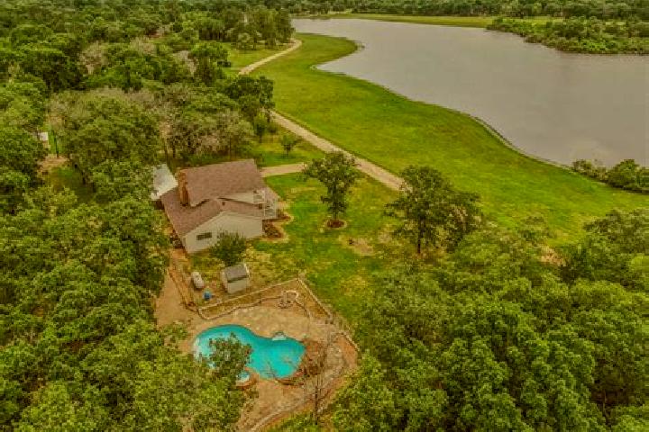 Escorts Hilltop Lakes, United States — Local Companions