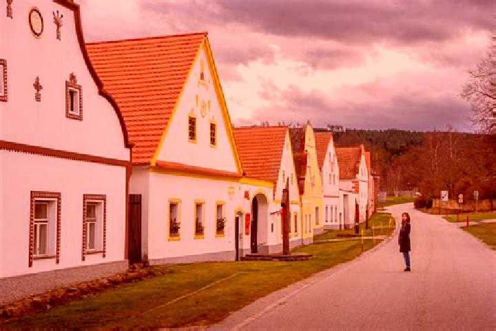 Escorts Holasovice, Czech Republic — Local Companions
