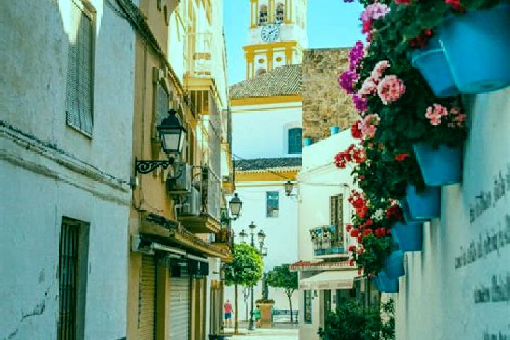 Escorts Hontoba, Spain — Local Companions