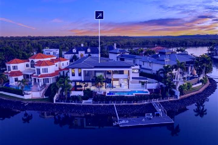 Escorts Hope Island, Australia — Local Companions