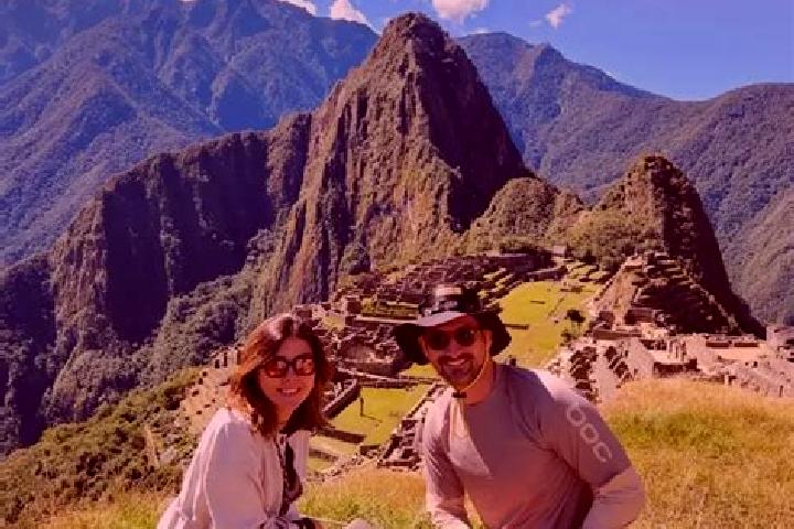 Escorts Huancacarpa Alto, Peru — Local Companions