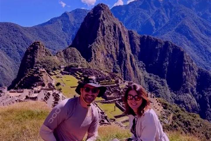 Escorts Huaylillas, Peru — Local Companions