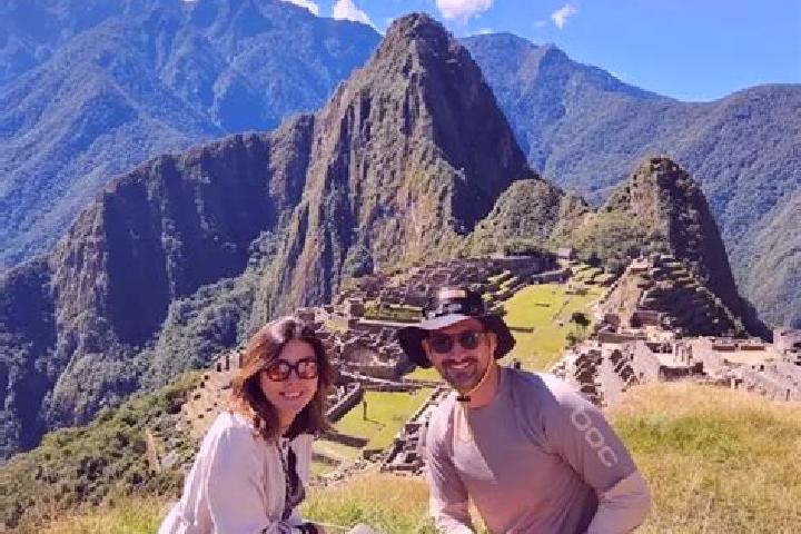 Escorts Huiyan, Peru — Local Companions
