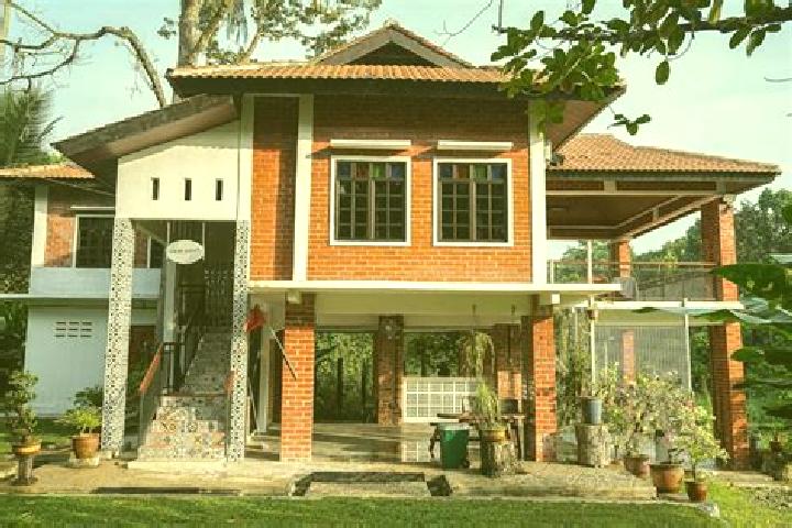 Escorts Hulu Langat, Malaysia — Local Companions