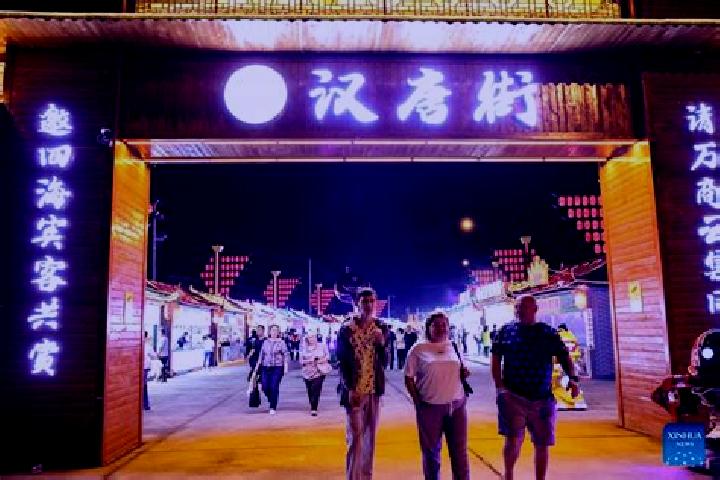 Escorts Hunchun, China — Local Companions