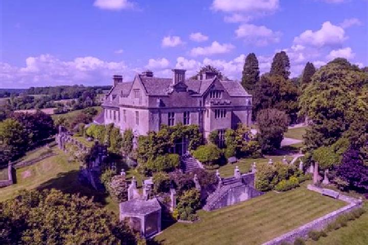 Escorts Hurworth, United Kingdom — Local Companions