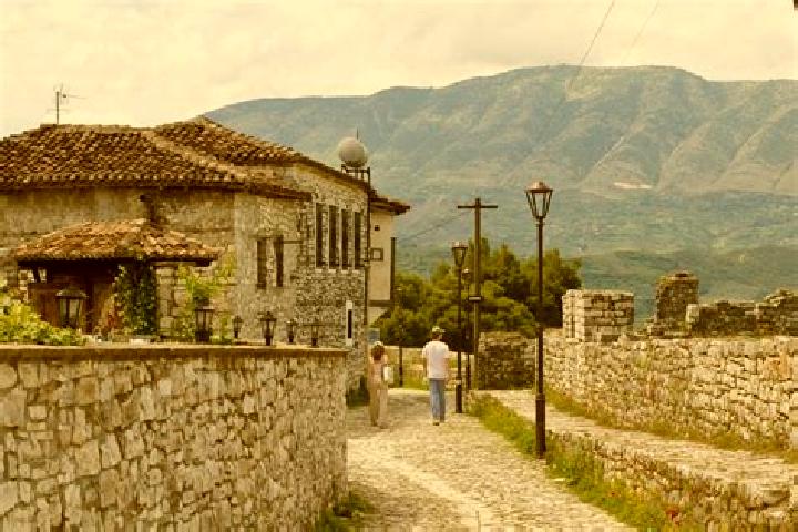 Escorts Hysgjokaj, Albania — Local Companions