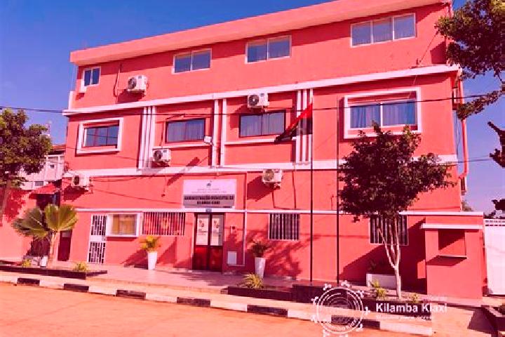 Escorts Ingombota, Angola — Local Companions