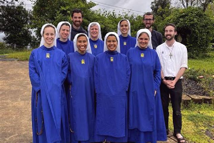 Escorts Inguiniel, France — Local Companions