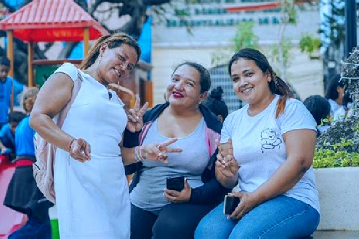 Escorts Isla de Bejucal, Ecuador — Local Companions