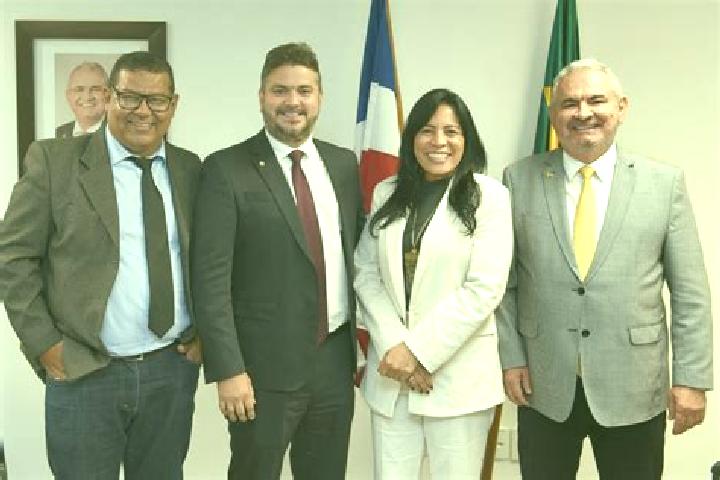 Escorts Itaguacu da Bahia, Brazil — Local Companions