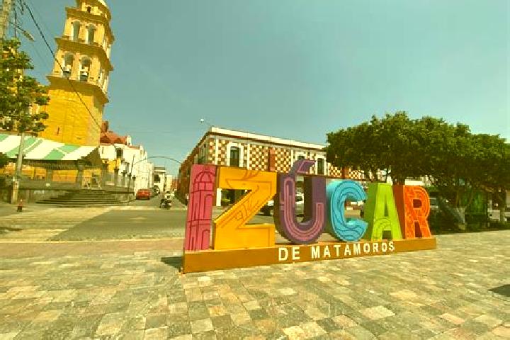 Escorts Izucar de Matamoros, Mexico — Local Companions