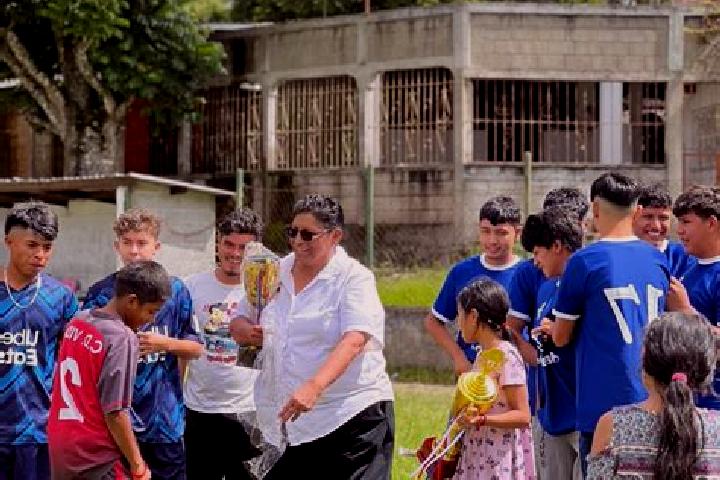 Escorts Jamalteca, Honduras — Local Companions