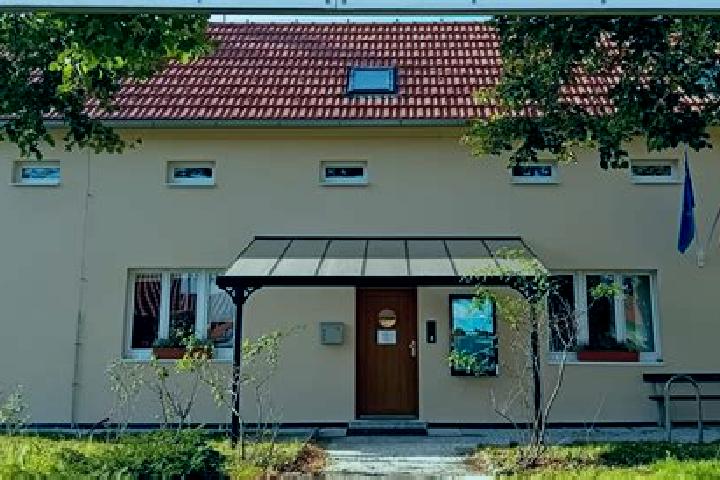 Escorts Jesenice, Czech Republic — Local Companions
