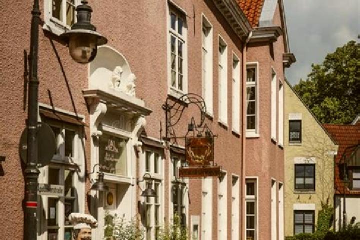 Escorts Jever, Germany — Local Companions