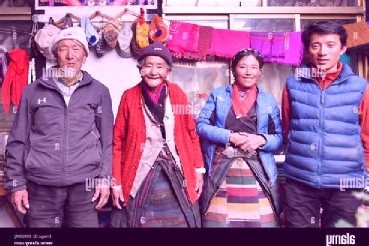 Escorts Jianggang, China — Local Companions