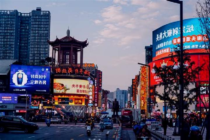 Escorts Jiefang, China — Local Companions