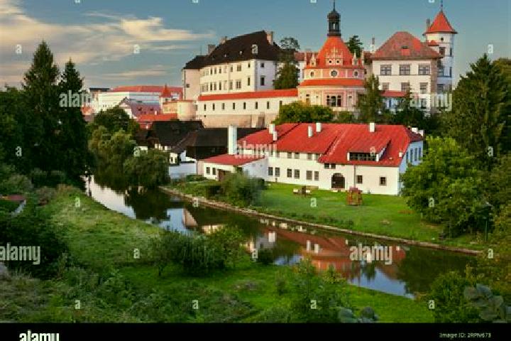 Escorts Jindrichuv Hradec, Czech Republic — Local Companions