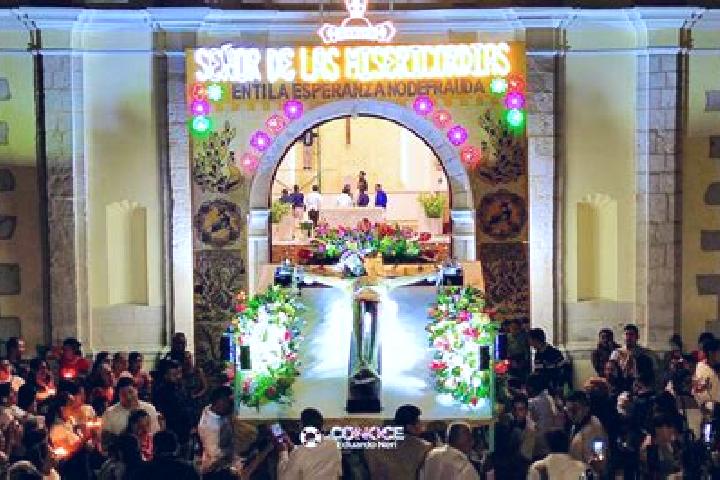 Escorts Julian Blanco (Dos Caminos), Mexico — Local Companions