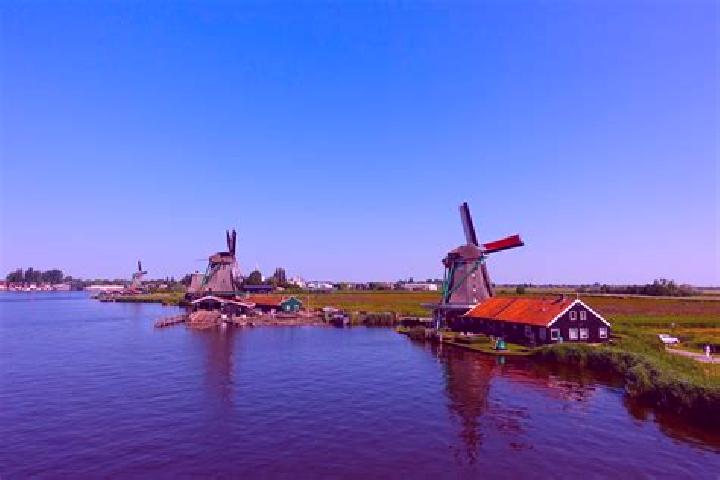 Escorts Julianadorp, Netherlands — Local Companions