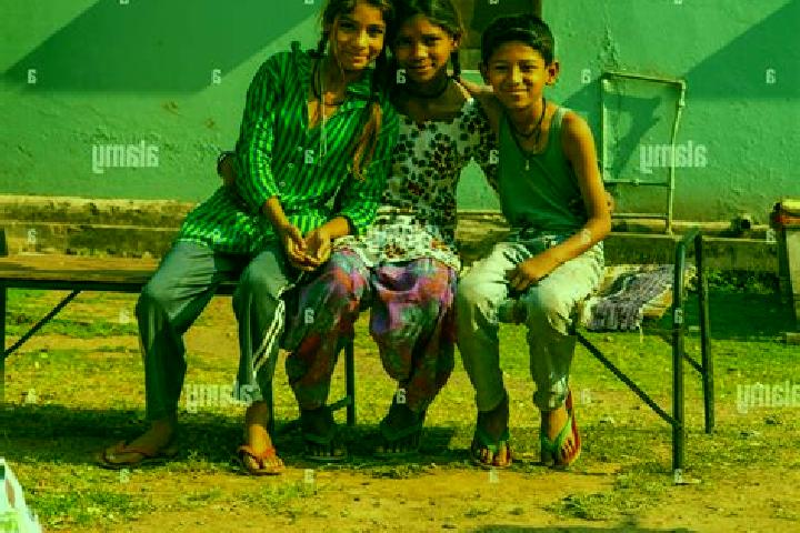 Escorts Kaladhungi, India — Local Companions