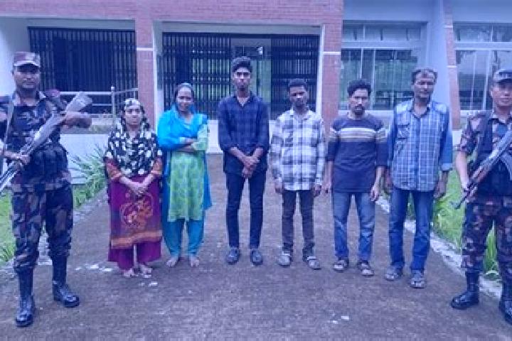 Escorts Kamalganj, India — Local Companions