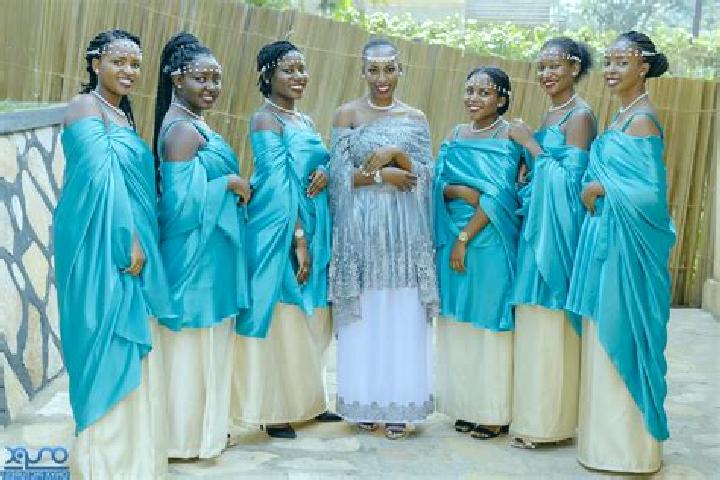 Escorts Kamuhanda / Ruyenzi, Rwanda — Local Companions