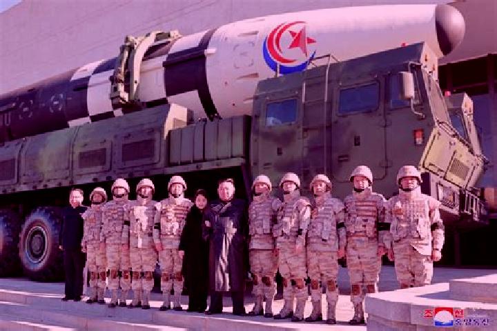 Escorts Kangnyong, North Korea — Local Companions