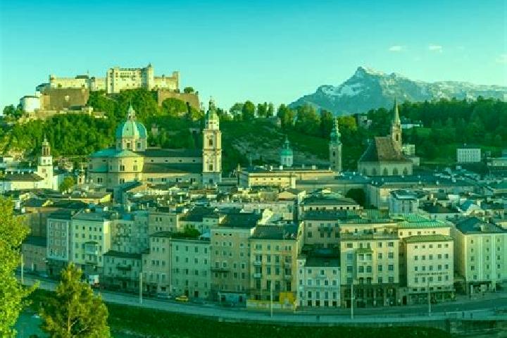 Escorts Kapellen, Austria — Local Companions