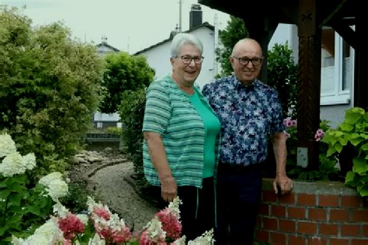 Escorts Kapellen-Drusweiler, Germany — Local Companions