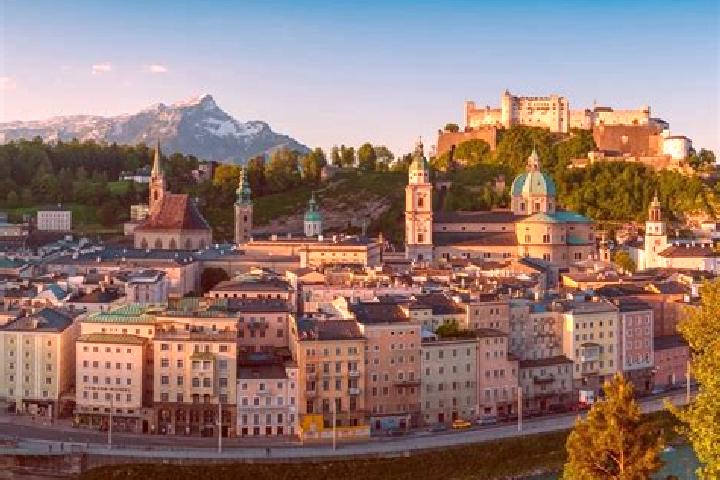 Escorts Kaumberg, Austria — Local Companions