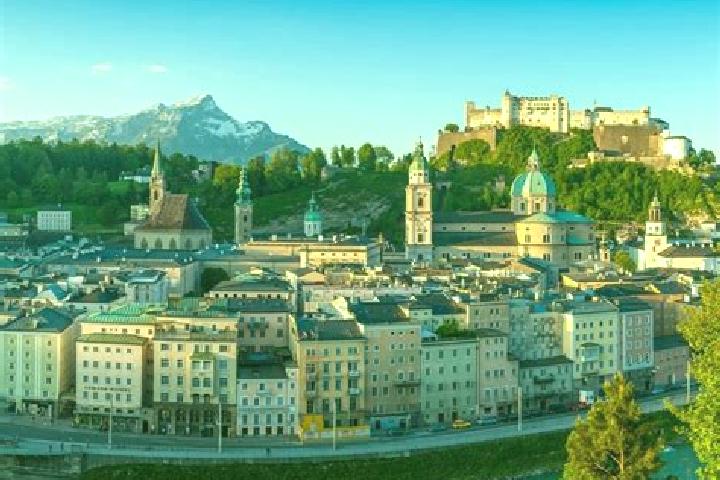 Escorts Kautzen, Austria — Local Companions