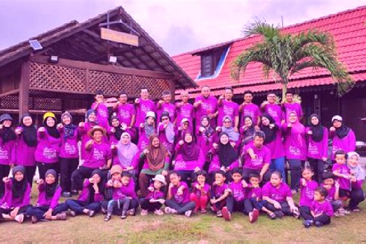 Escorts Kemajuan Tanah Bukit Easter, Malaysia — Local Companions