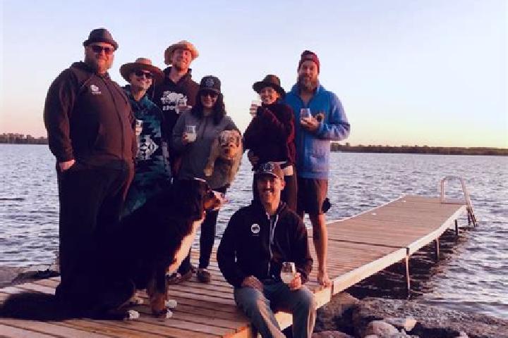 Escorts Kenora, Canada — Local Companions