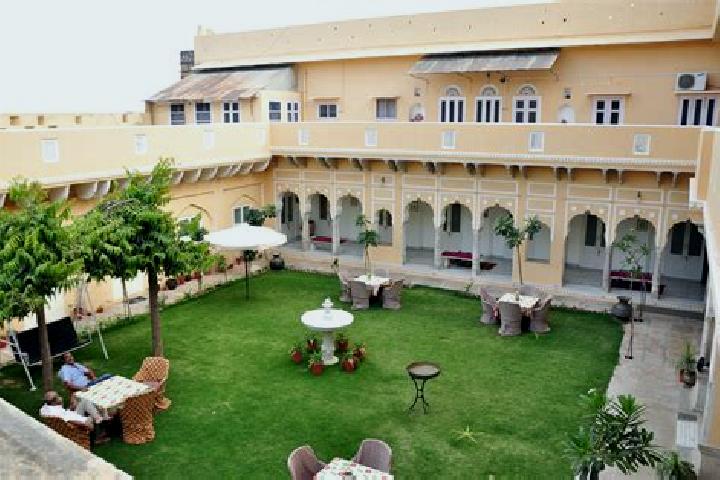 Escorts Khandela, India — Local Companions