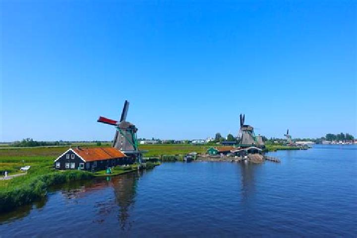 Escorts Kinderdijk, Netherlands — Local Companions