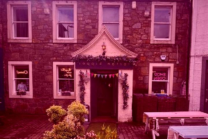 Escorts Kinross, United Kingdom — Local Companions