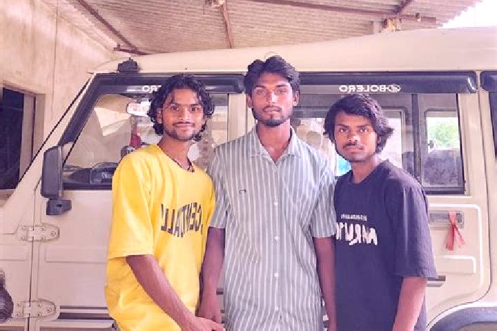 Escorts Kirakat, India — Local Companions