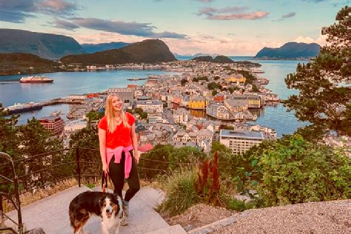 Escorts Kjollefjord, Norway — Local Companions