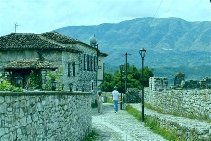 Escorts Kodovjat, Albania — Local Companions