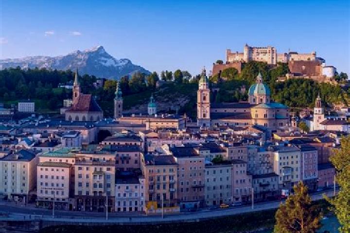 Escorts Kollmitzberg, Austria — Local Companions
