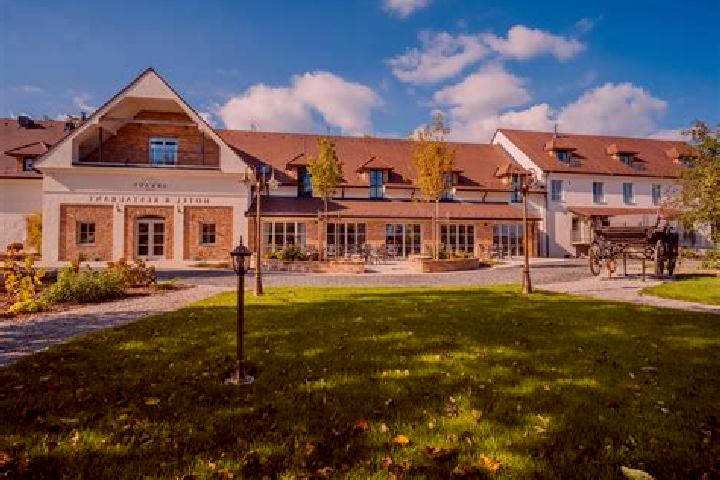 Escorts Koniakow, Poland — Local Companions
