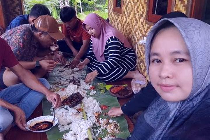 Escorts Kotabaru Hilir, Indonesia — Local Companions