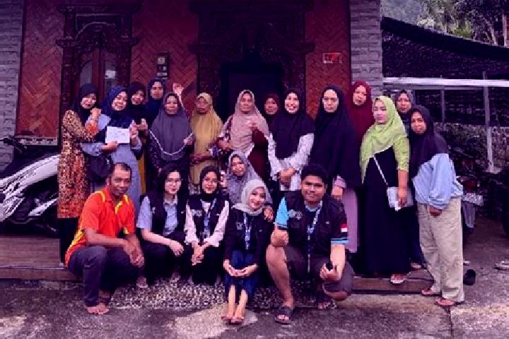Escorts Krajan Dua Patempuran, Indonesia — Local Companions