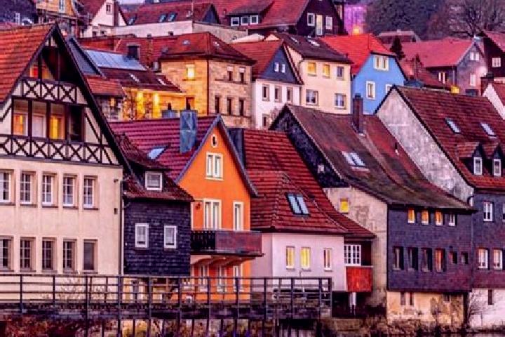 Escorts Kronach, Germany — Local Companions