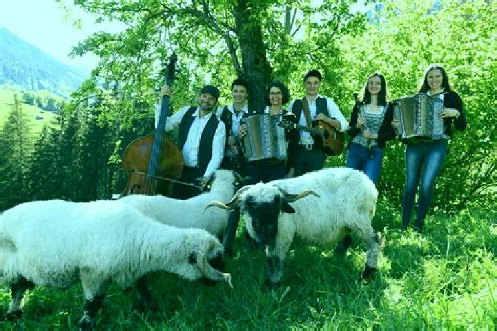 Escorts Kueblis, Switzerland — Local Companions