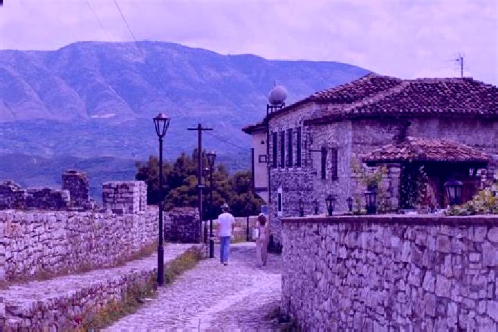 Escorts Kuman, Albania — Local Companions