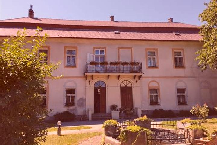 Escorts Kurima, Slovakia — Local Companions