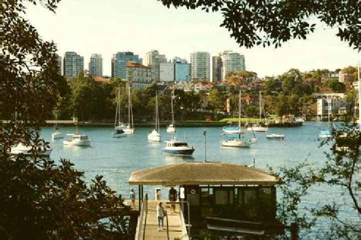 Escorts Kurraba Point, Australia — Local Companions