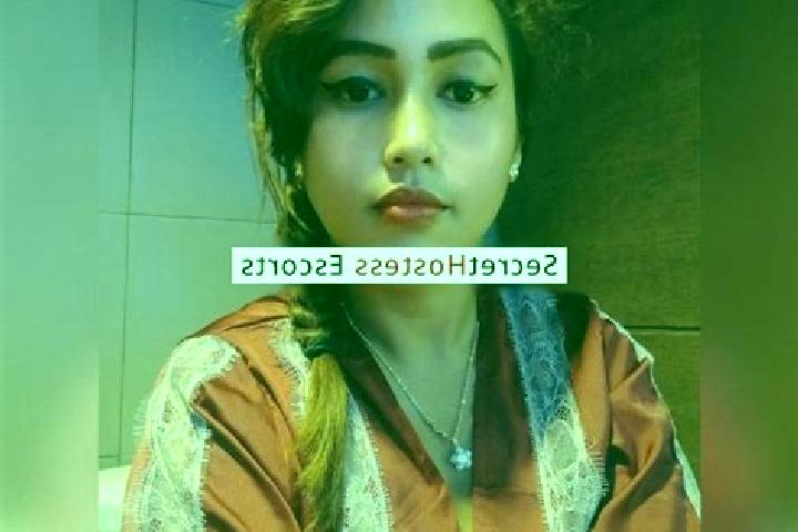 Escorts Kurungkotok, Indonesia — Local Companions